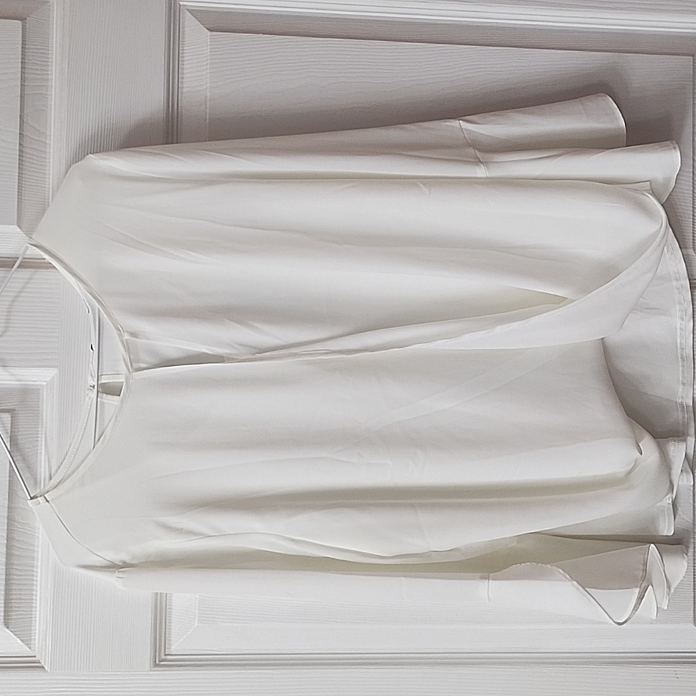 White flowy blouse, nwt